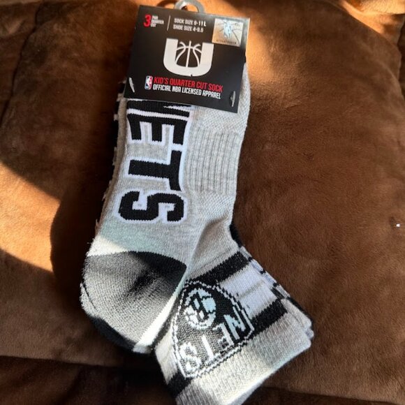 Brooklyn Nets NBA Logo Kid's 3 Pair Quarter Cut Socks - Picture 1 of 5